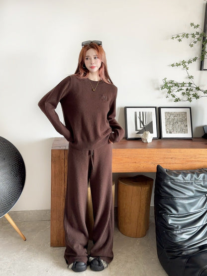 Max NEW knitted suit