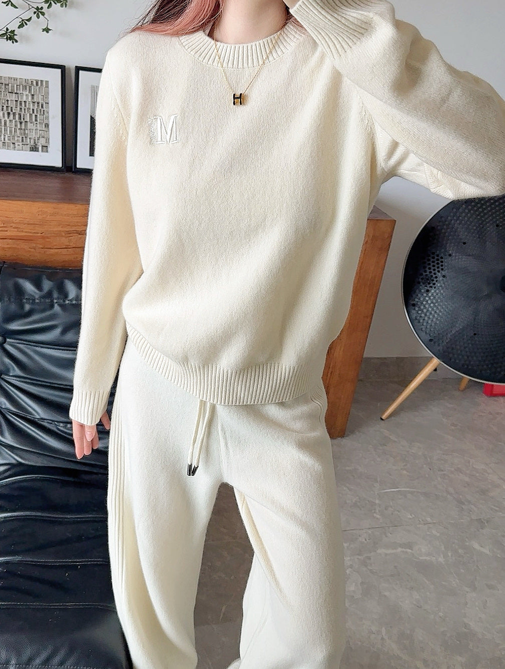 Max NEW knitted suit