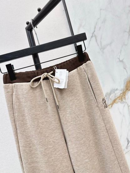 Brun NEW Straight pants