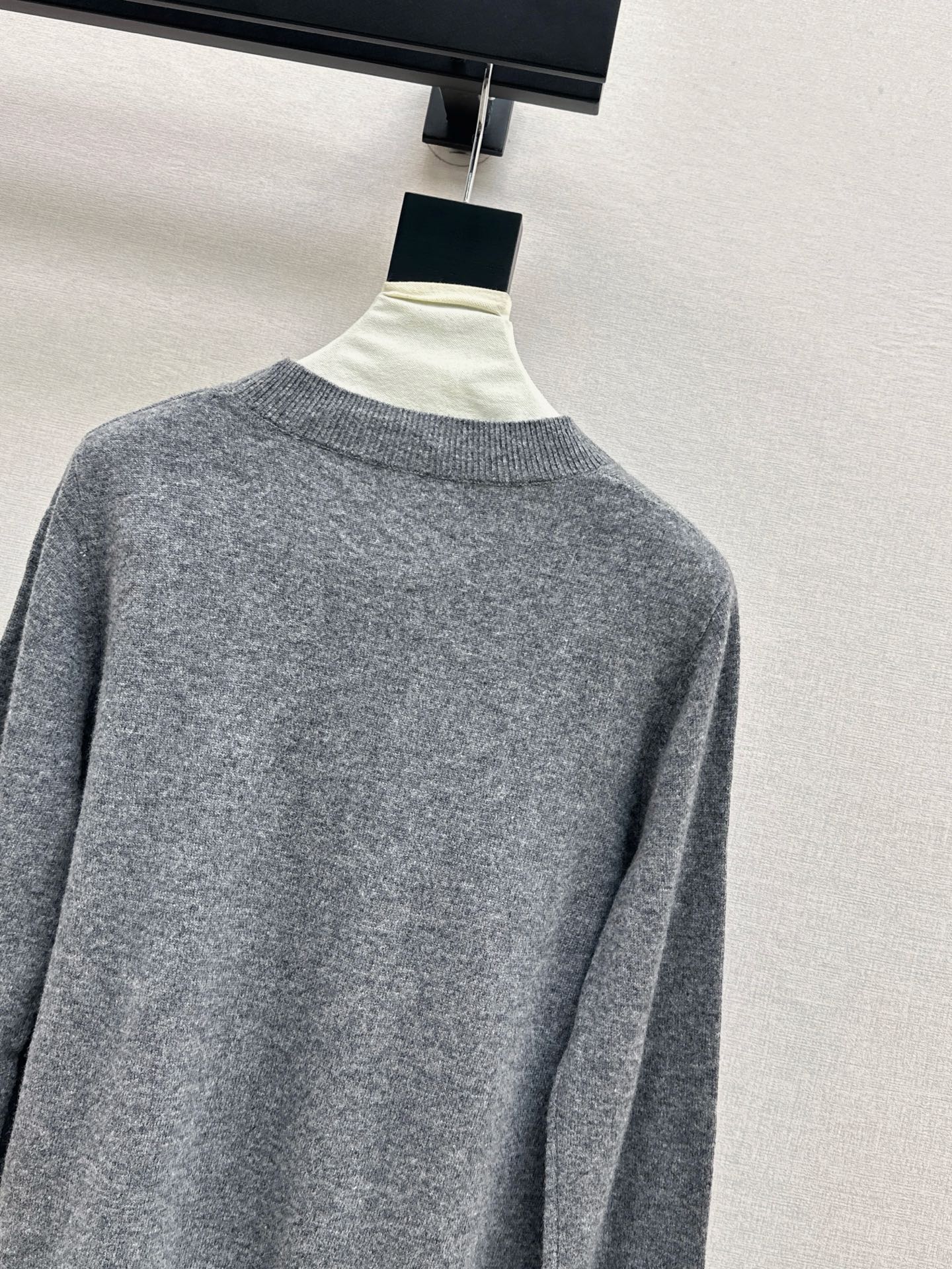 Loe NEW Embroidered sweater