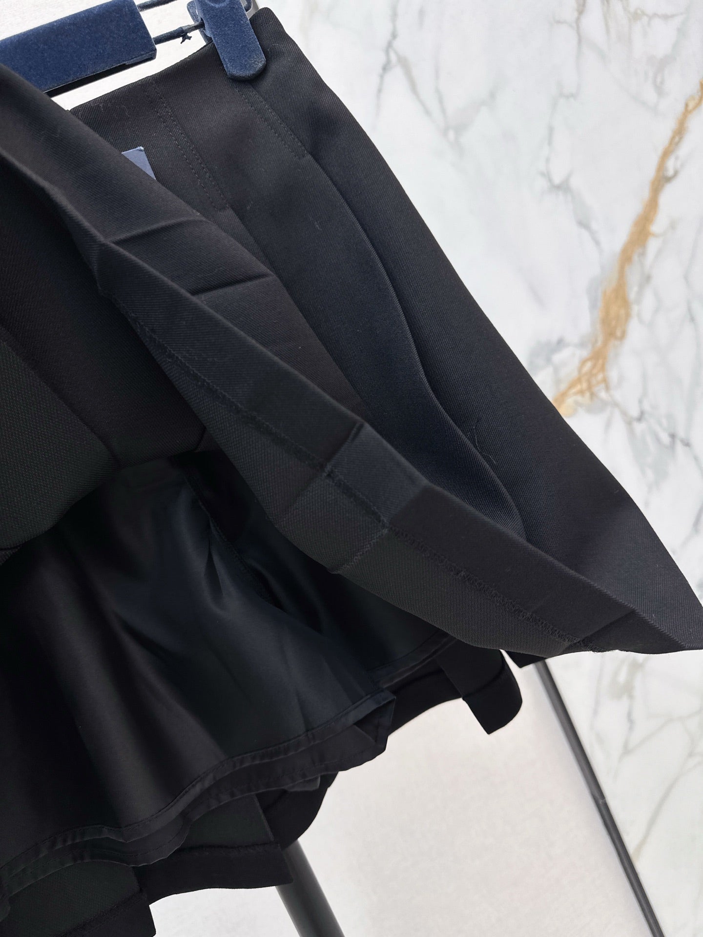 Louis NEW pleated skirt