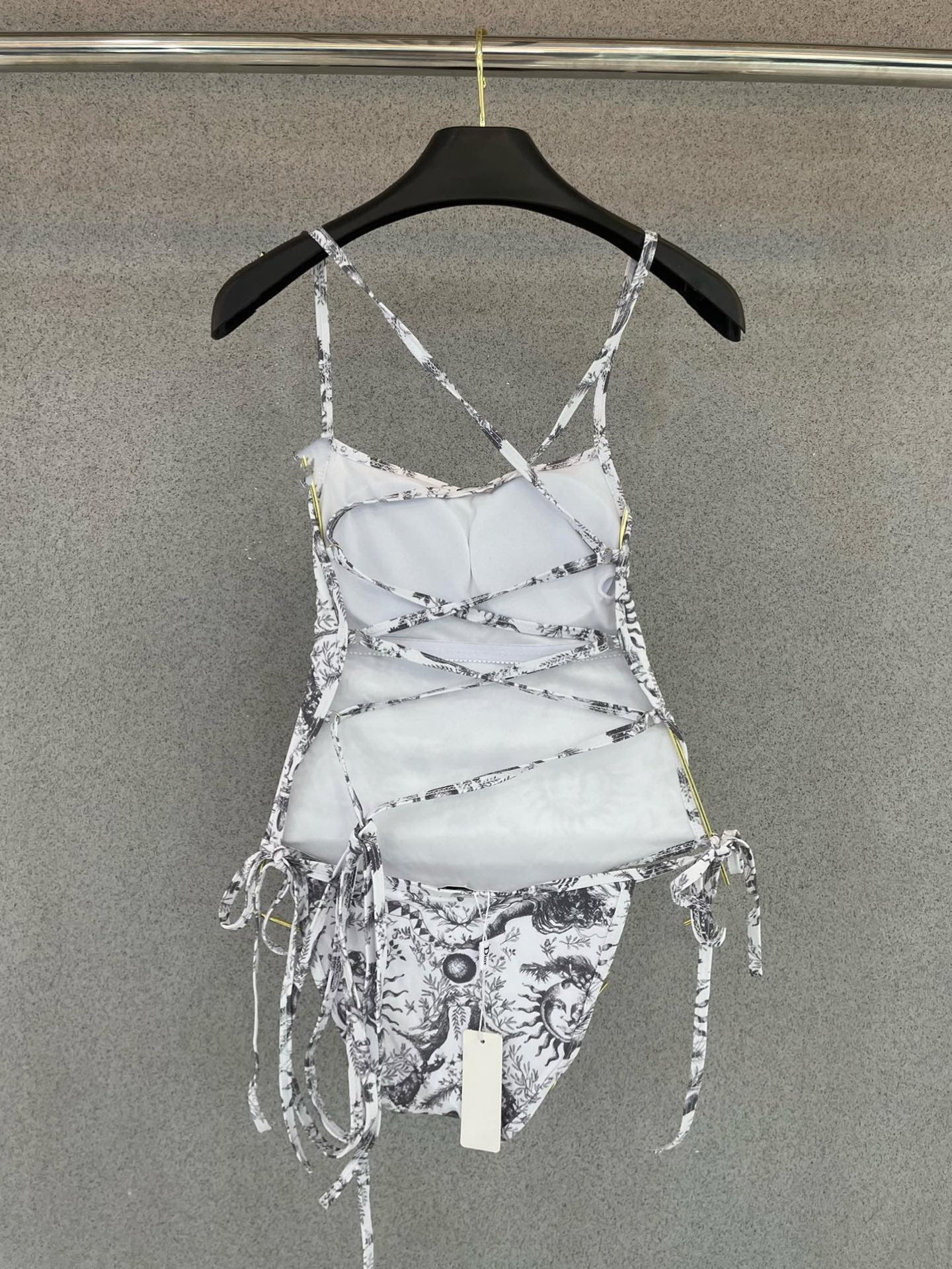 New style L swimsuit