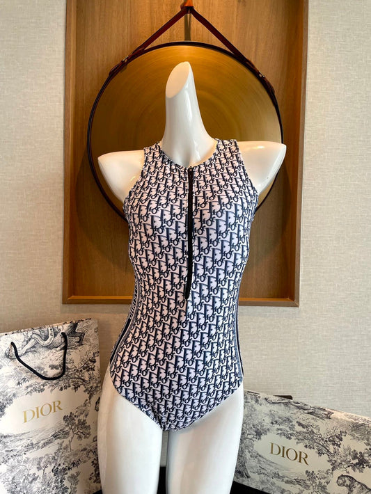 New style L swimsuit