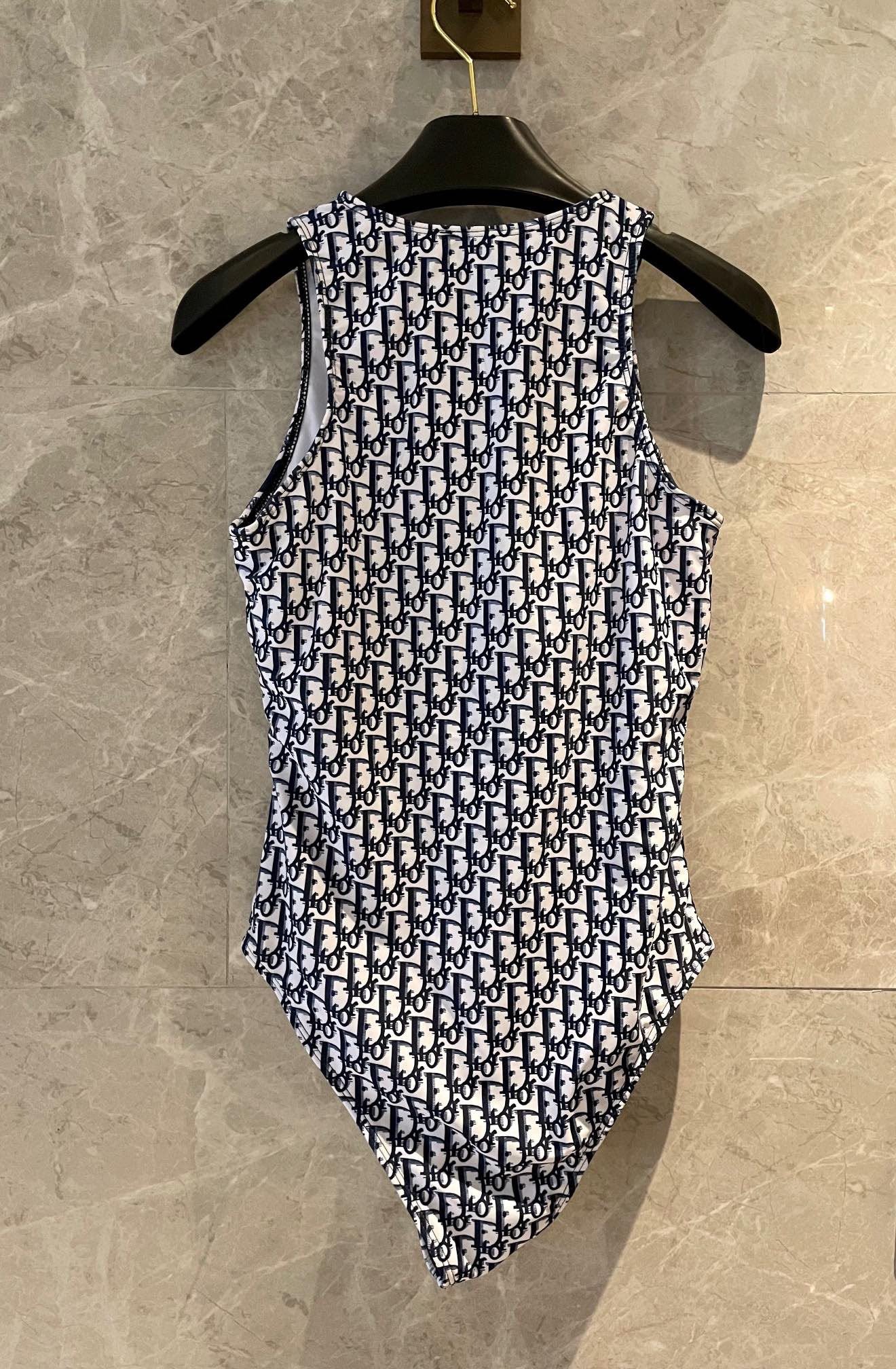 New style L swimsuit