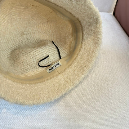 Miu New bucket hat