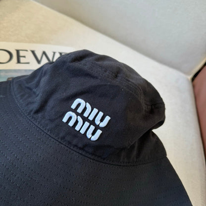 Miu New bucket hat