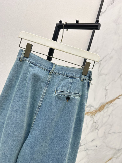 Loe NEW Irregularly pleated jeans