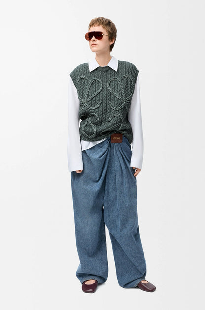 Loe NEW Irregularly pleated jeans