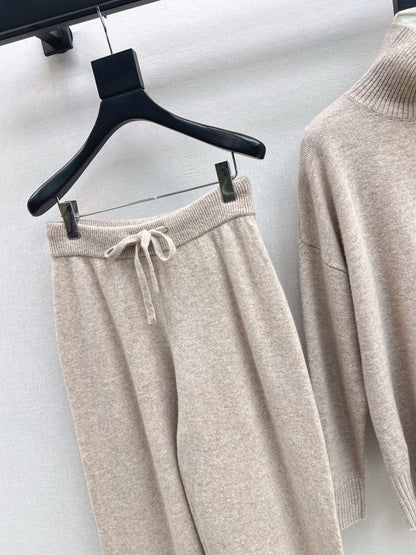 Max NEW knitted suit