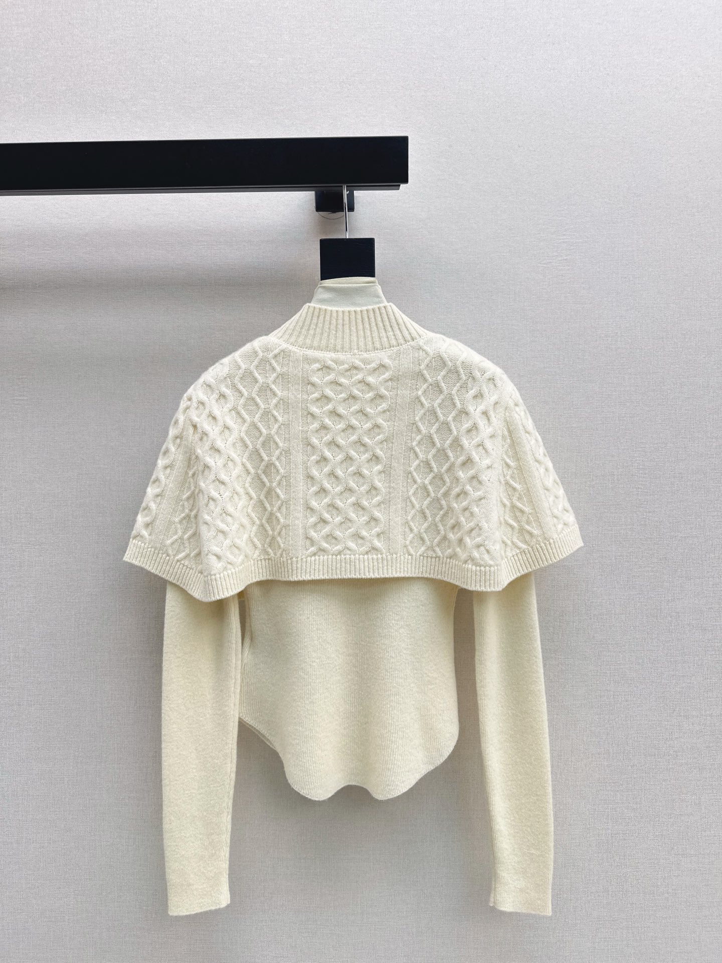 Chan NEW Knitted cape sweater set