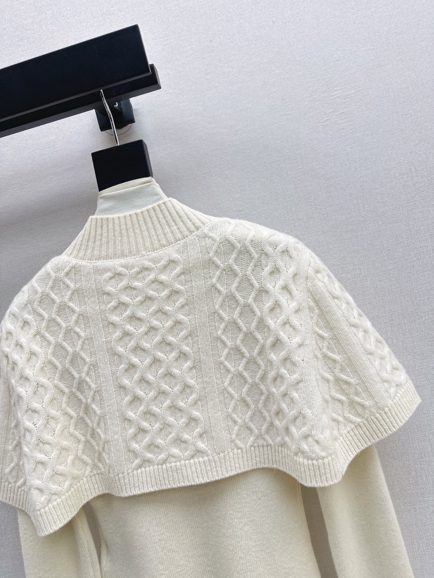 Chan NEW Knitted cape sweater set