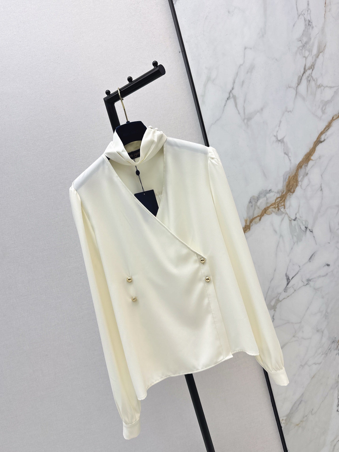 Louis NEW V-neck shirt