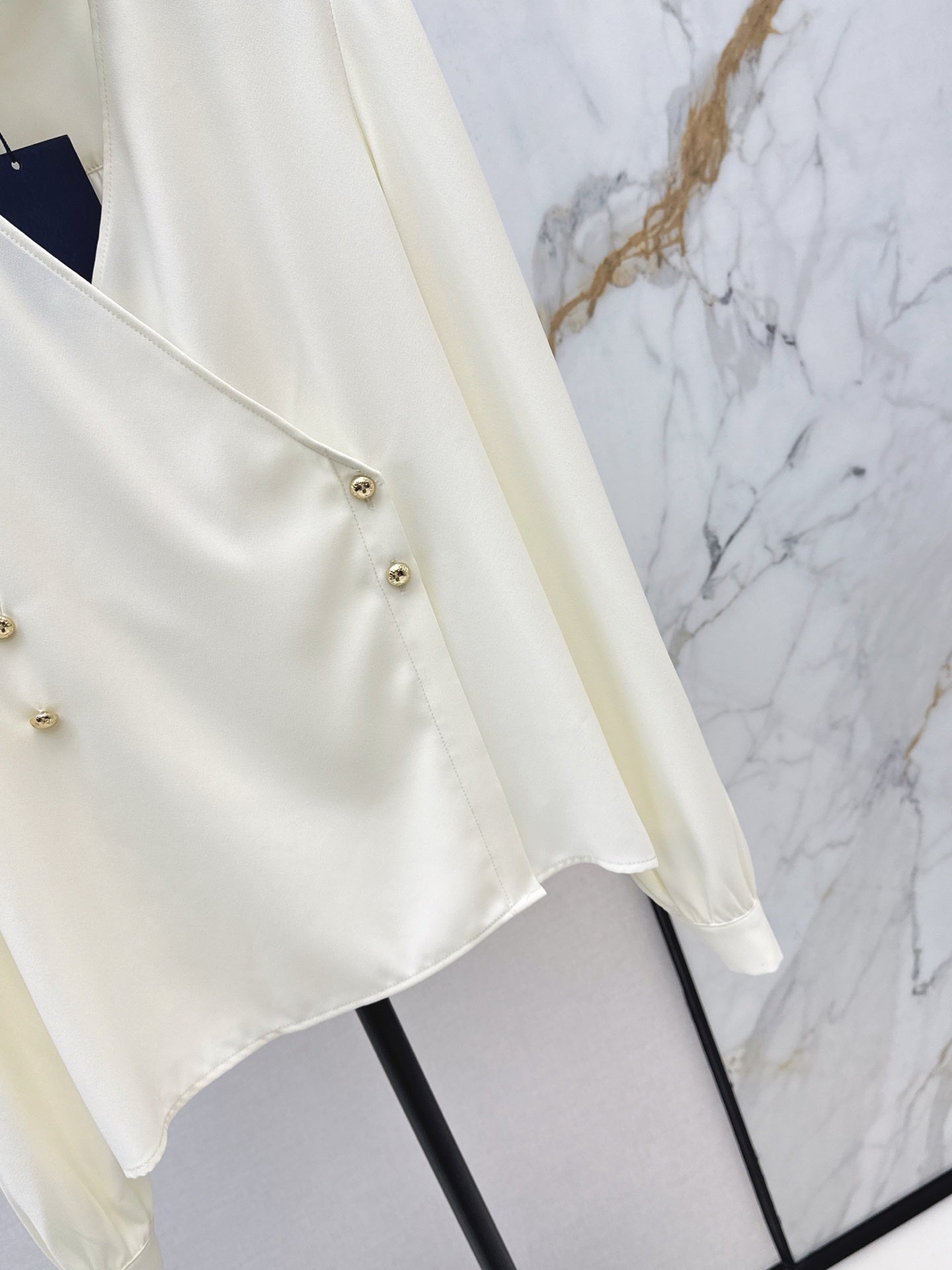 Louis NEW V-neck shirt