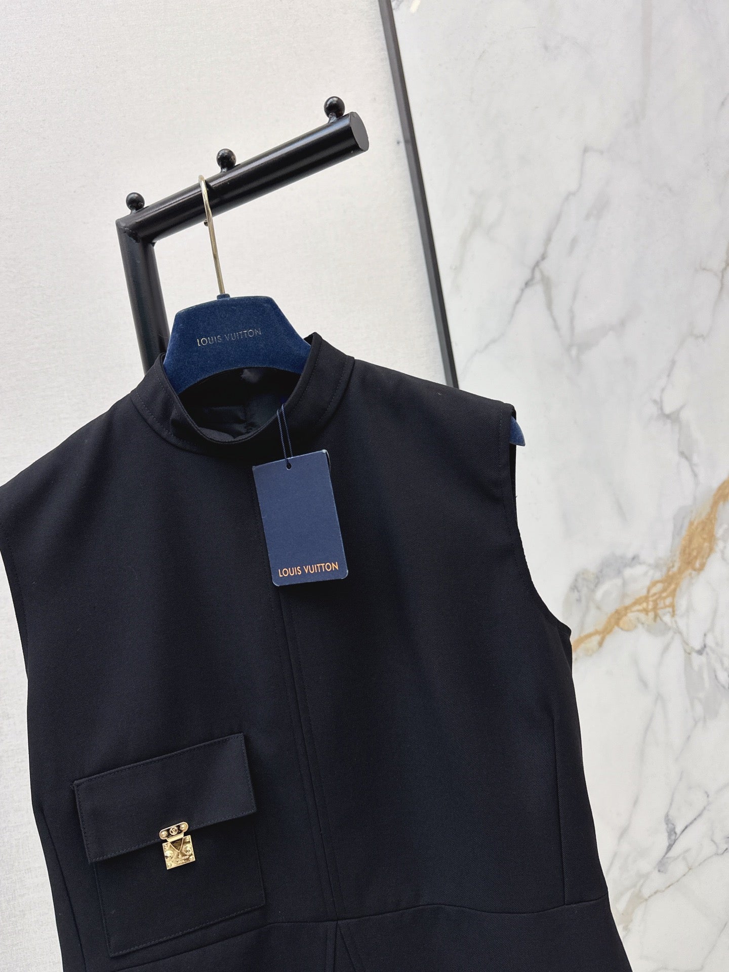 Louis NEW sleeveless dress