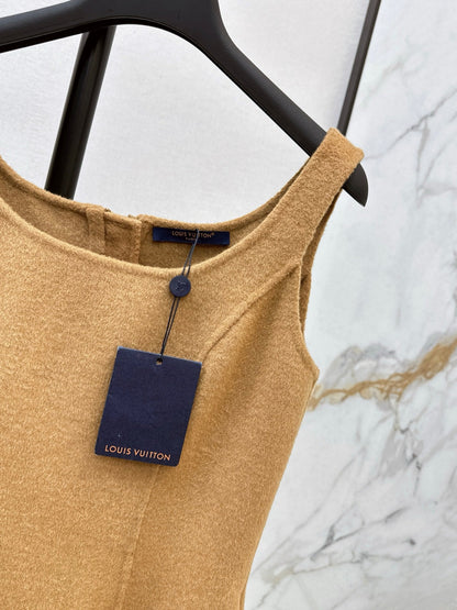 Louis NEW woolen dress