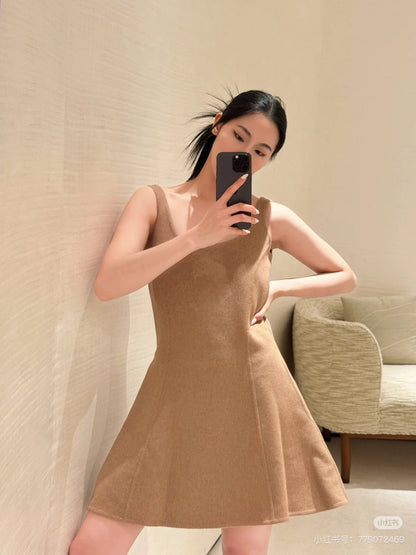 Louis NEW woolen dress