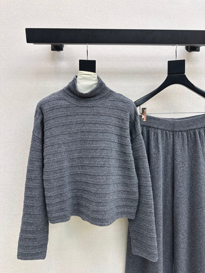 Max NEW knitted suit