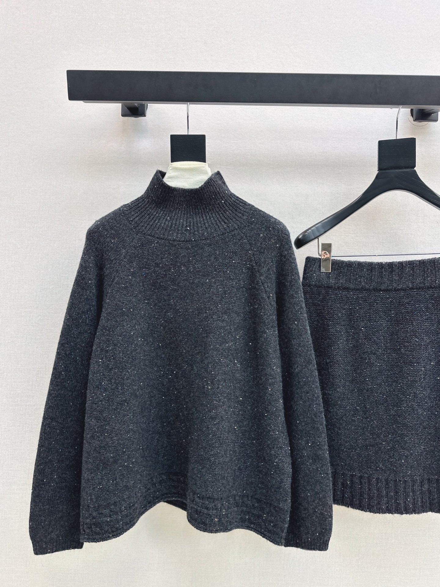 Brun NEW knitted suit