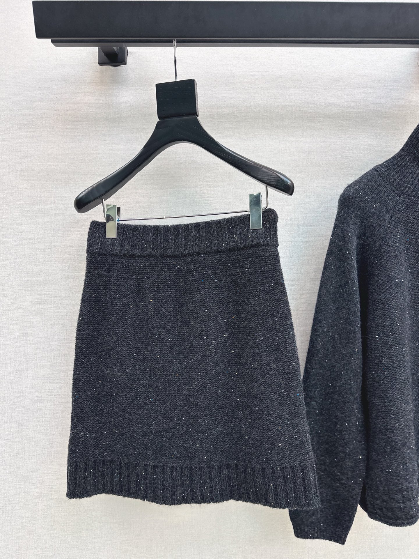 Brun NEW knitted suit