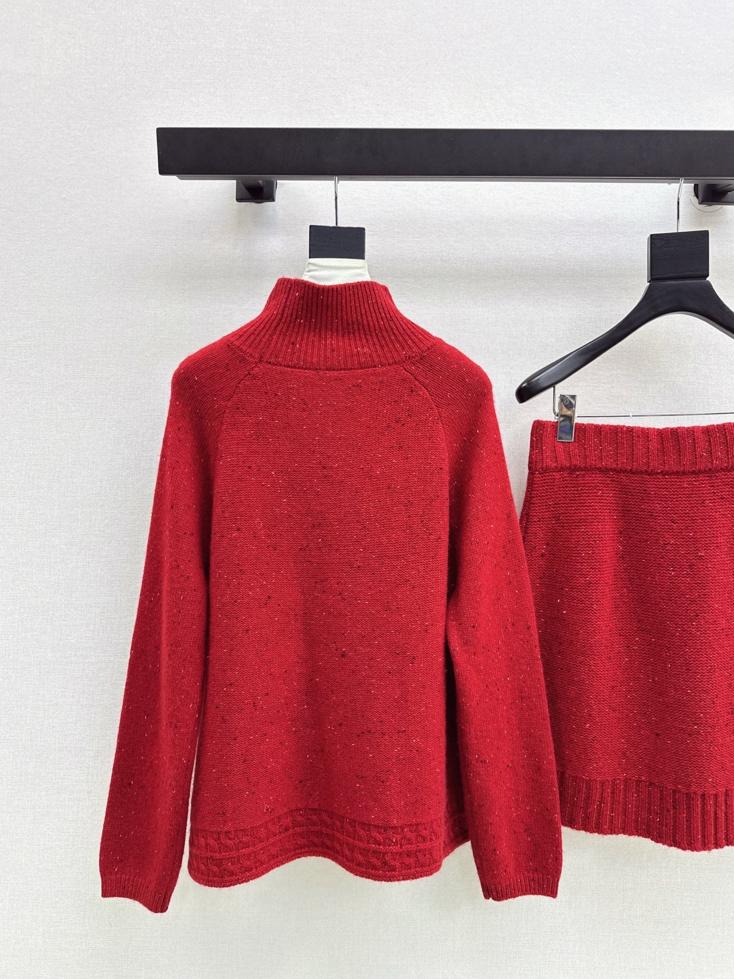 Brun NEW knitted suit