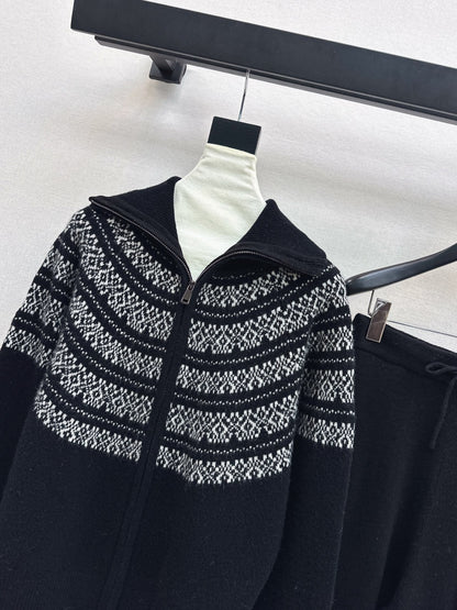 Loro NEW knitted suit