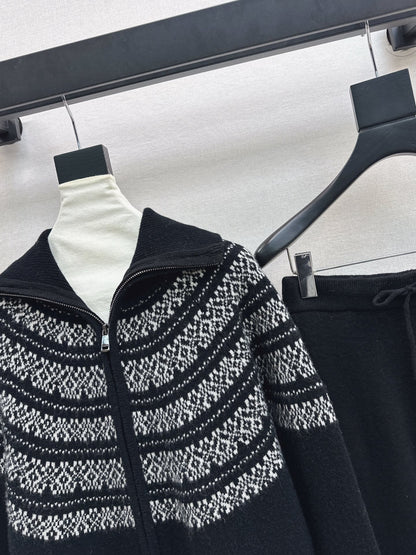 Loro NEW knitted suit