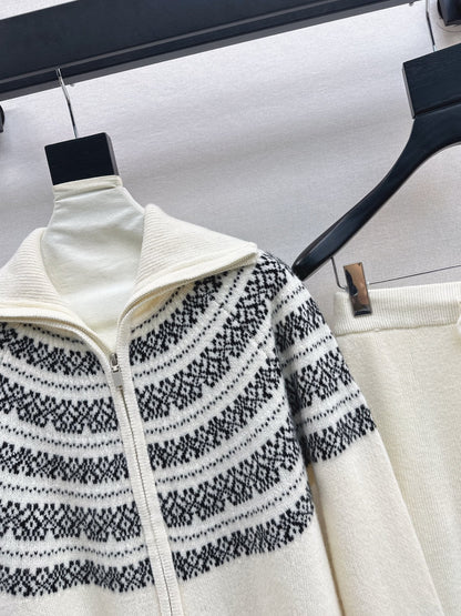 Loro NEW knitted suit