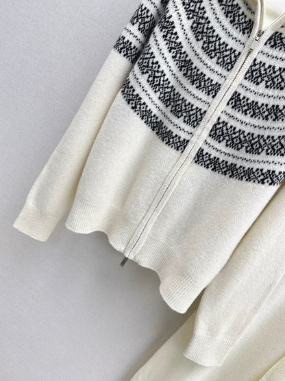 Loro NEW knitted suit