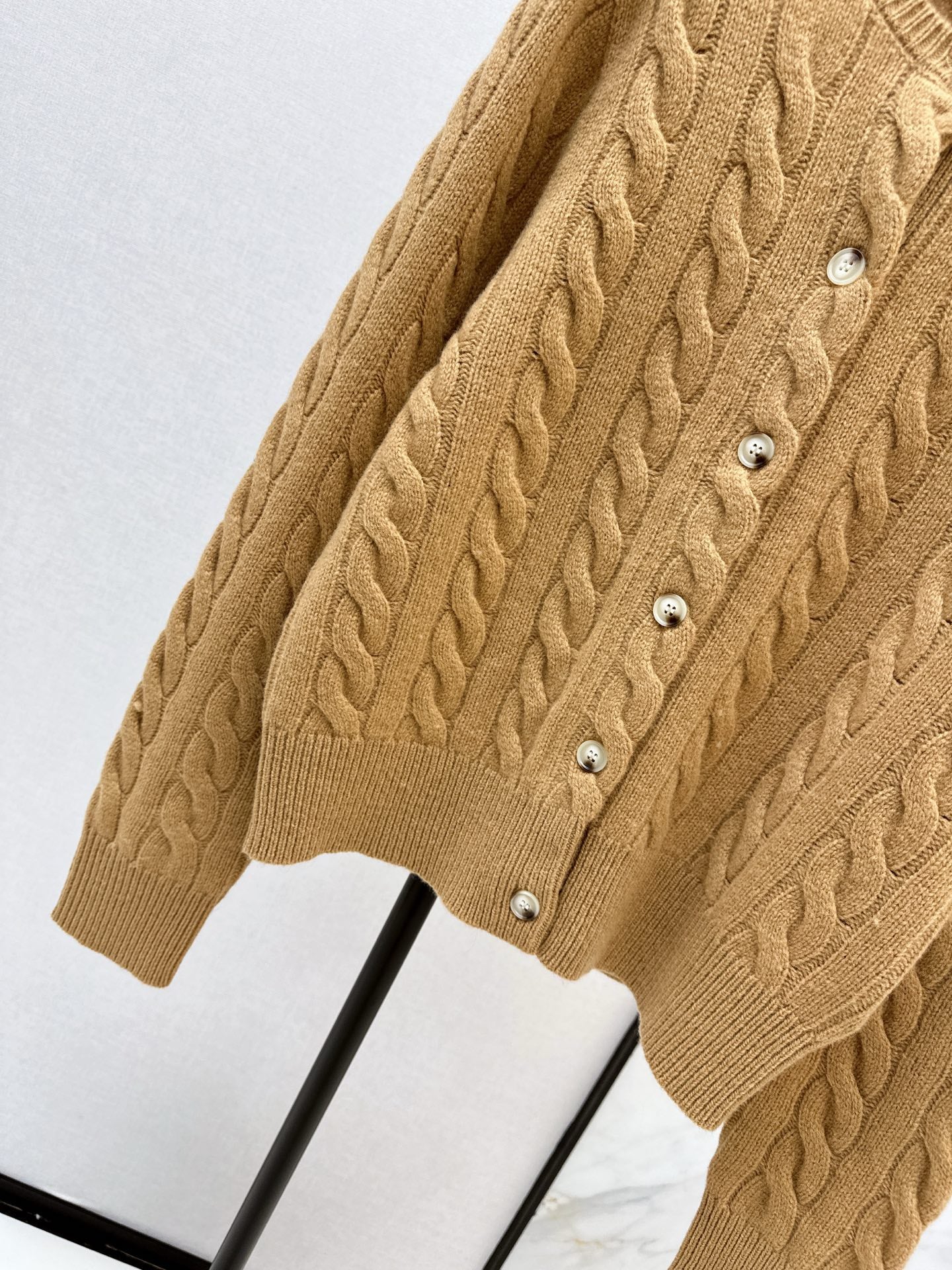 Ra1 NEW cashmere cardigan