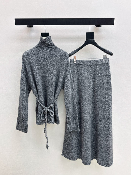 Brun NEW knitted suit