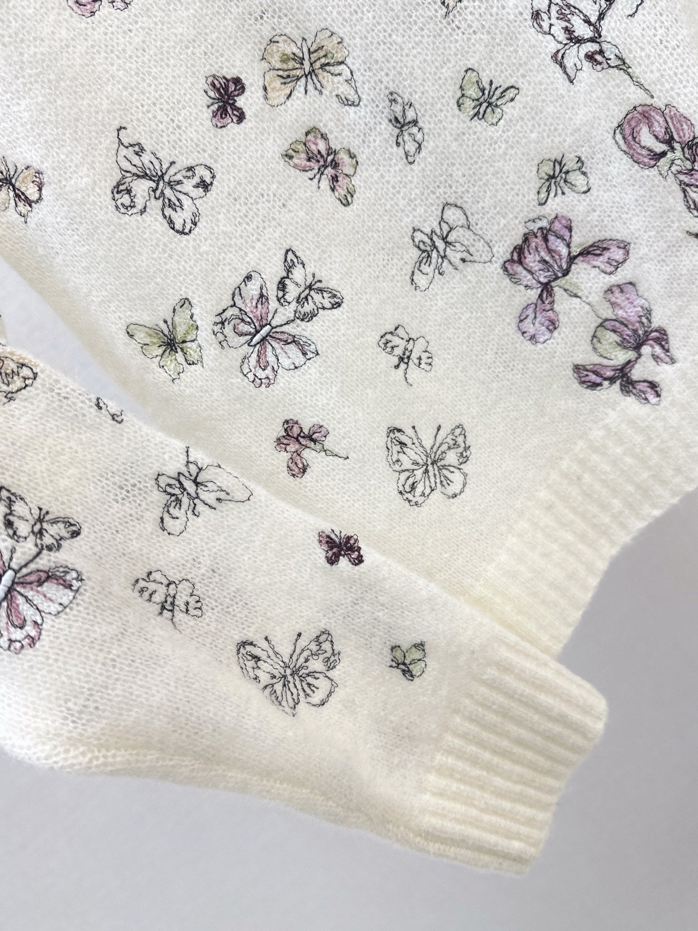 CD NEW embroidered knitwear