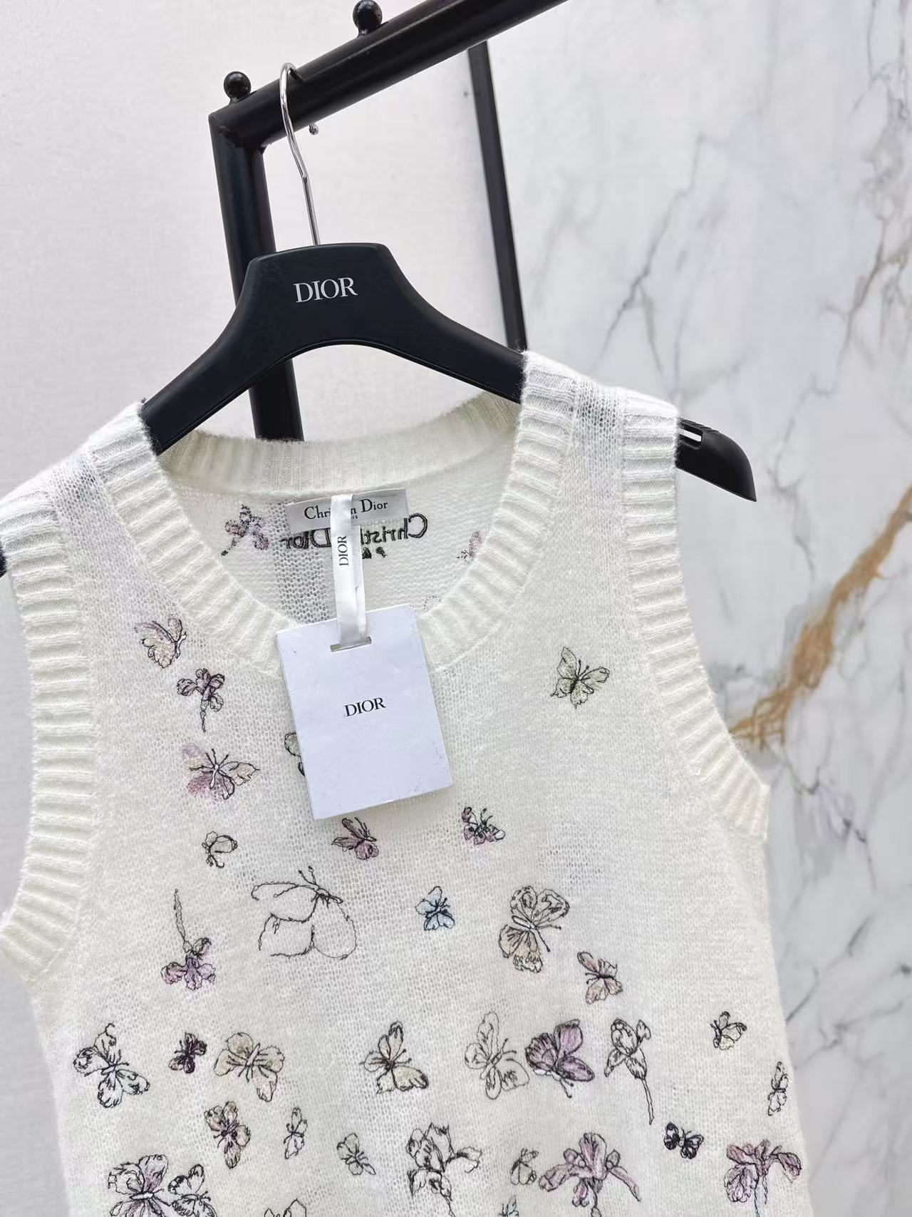 CD NEW embroidered knitted Vest