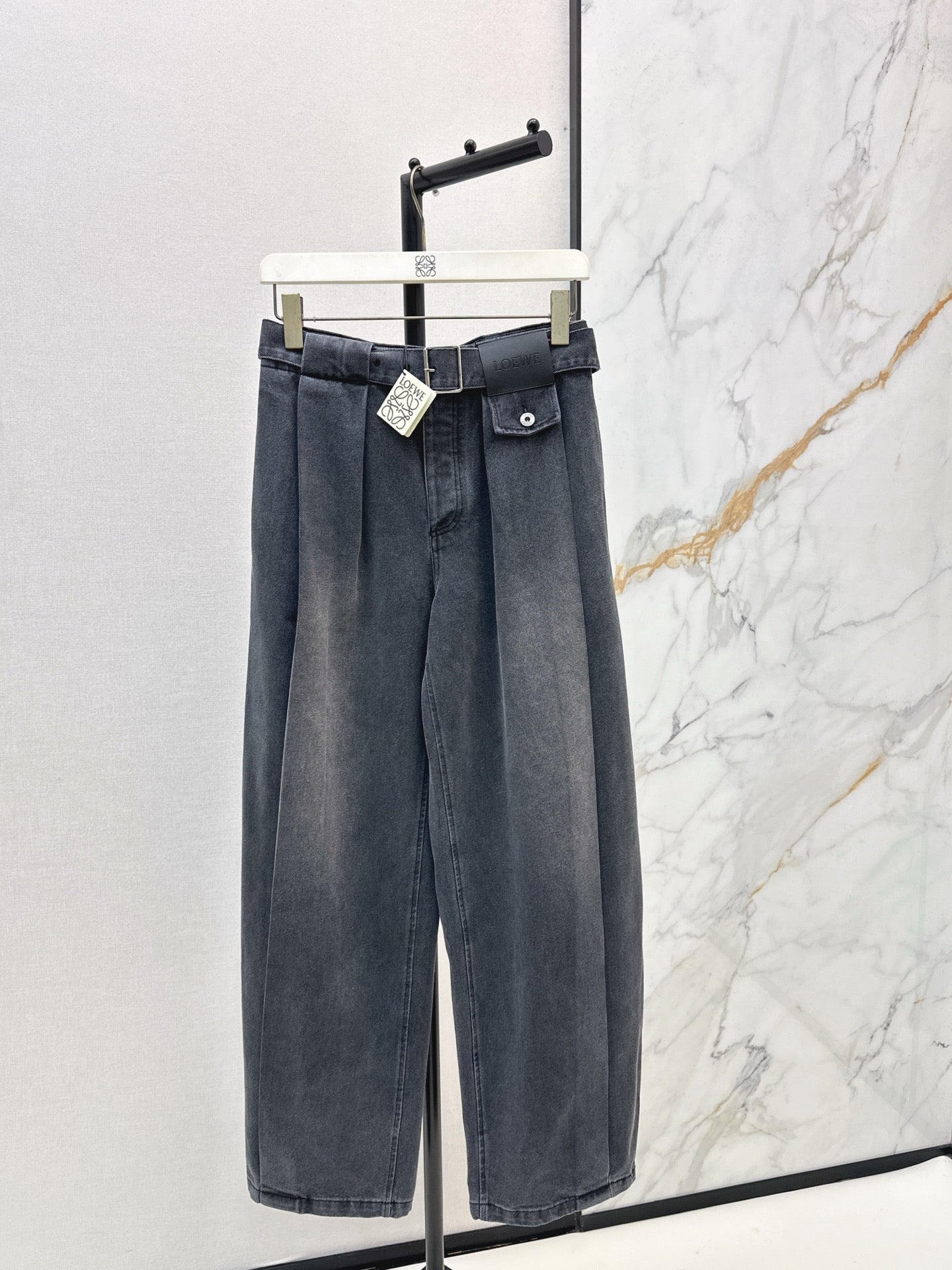 Loe NEW Wide-leg jeans