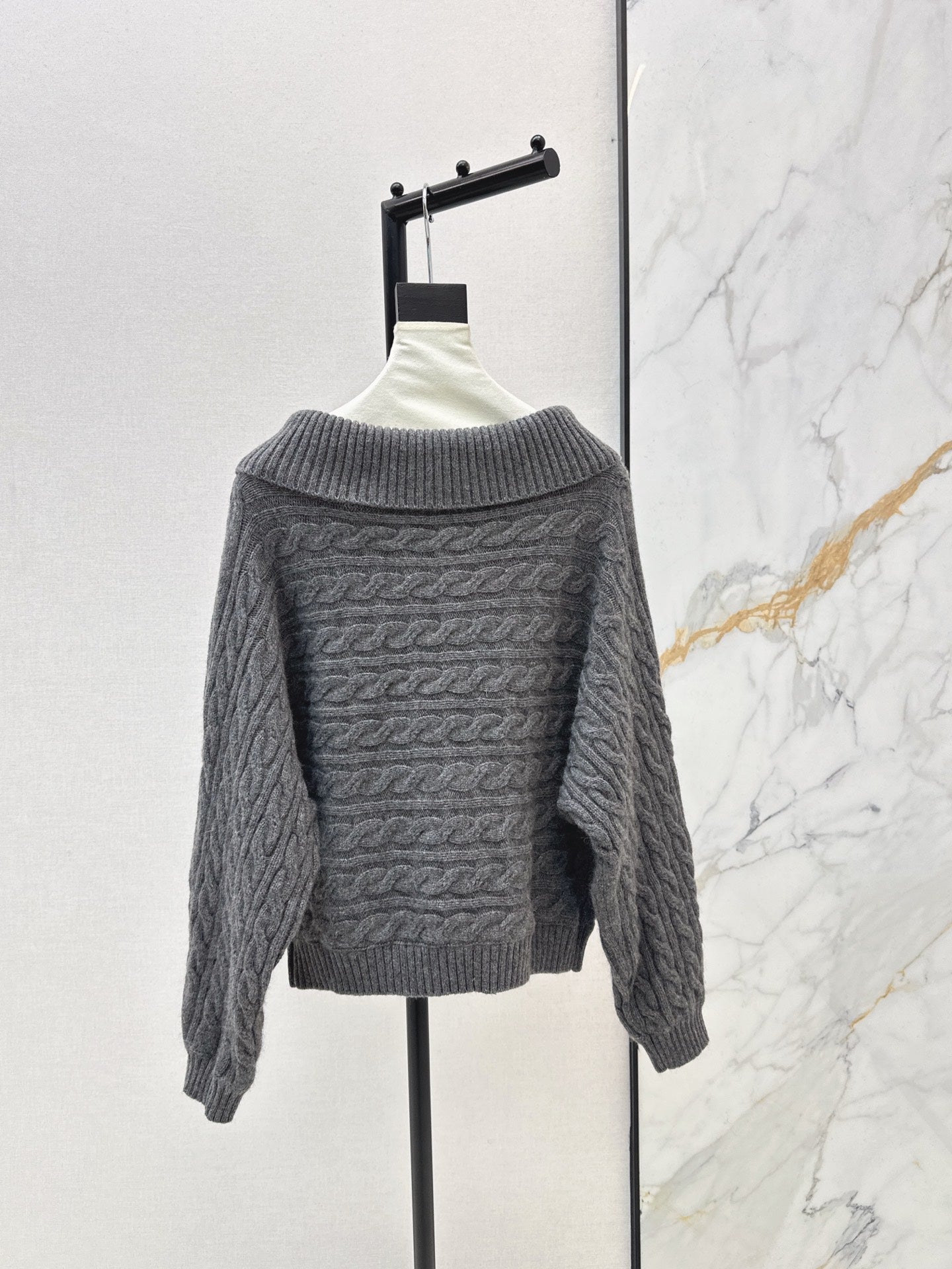 Chan NEW Off-shoulder sweater