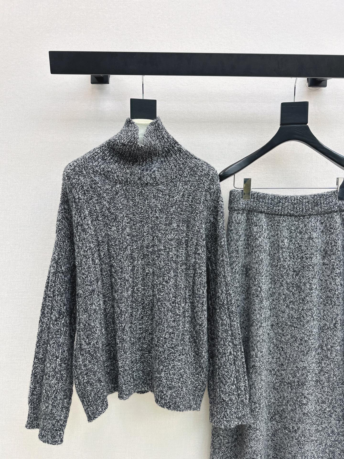 Brun NEW Knitted suit