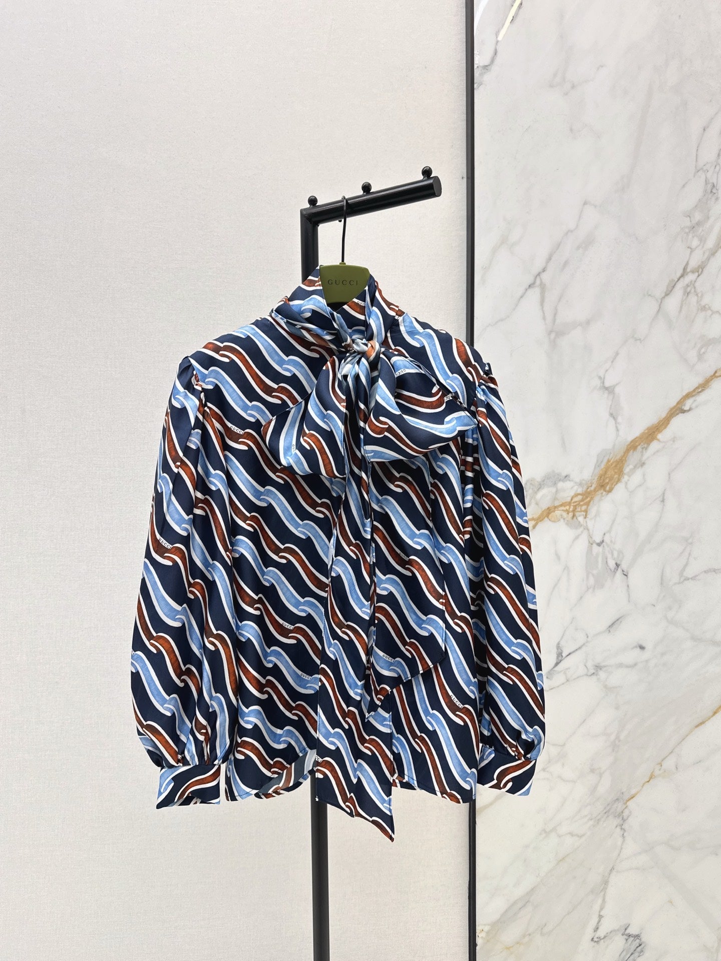 Guc NEW printed silk shirt