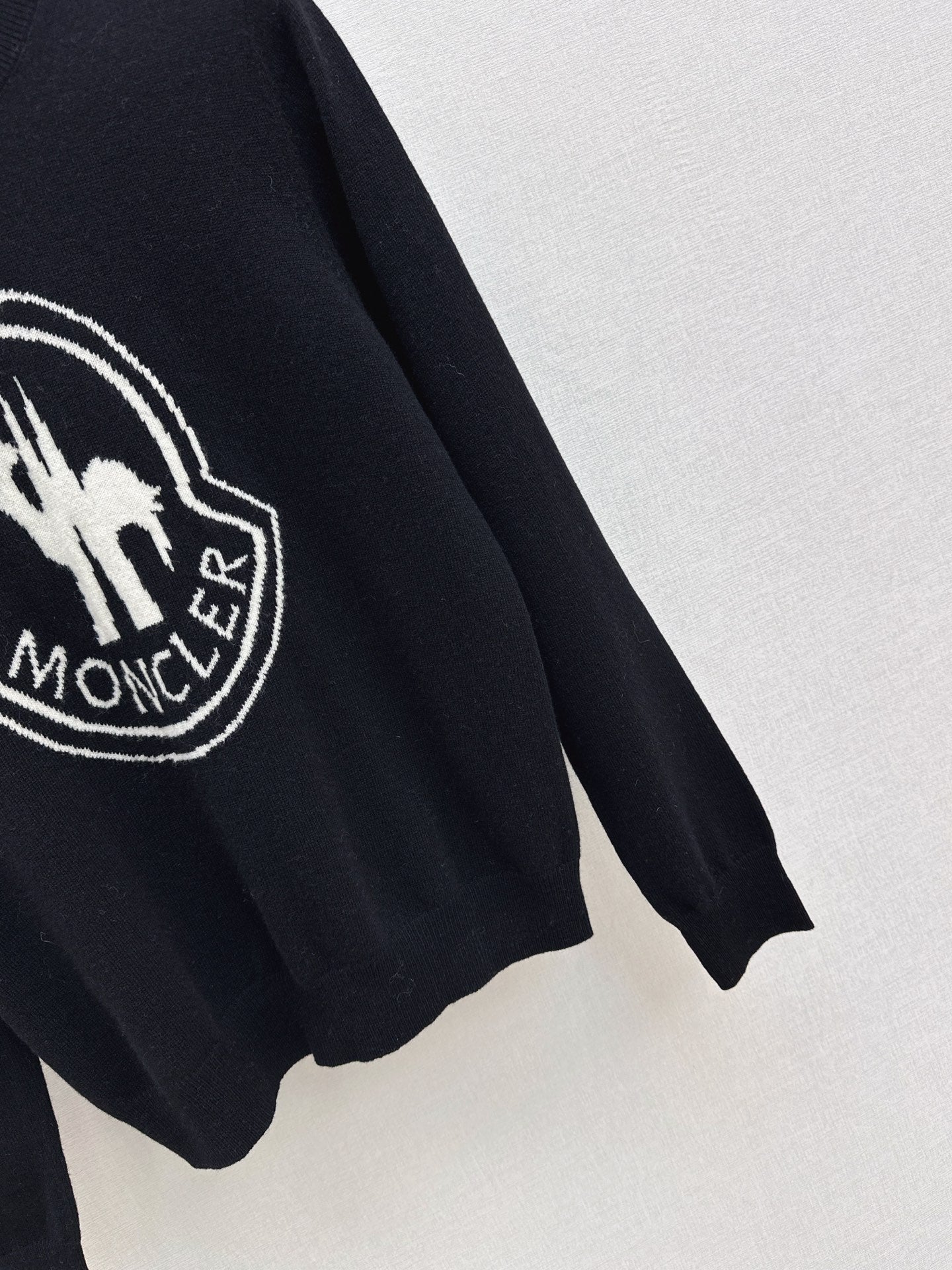 Monc NEW embroidered sweater