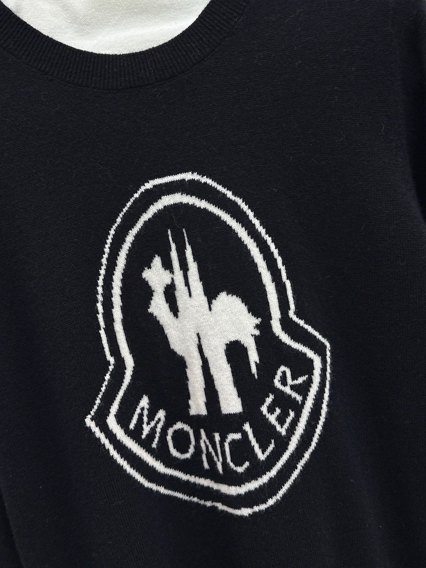 Monc NEW embroidered sweater