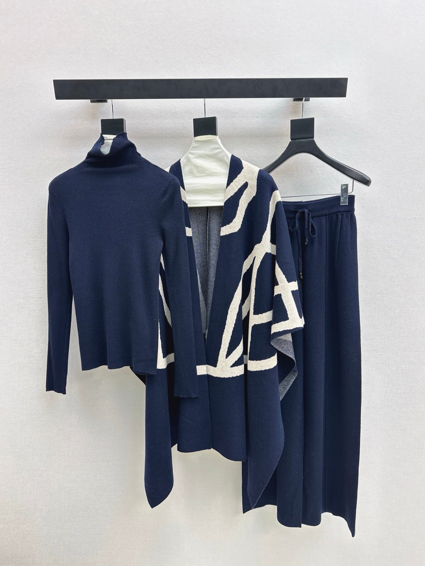 Max NEW Knitted three-piece set