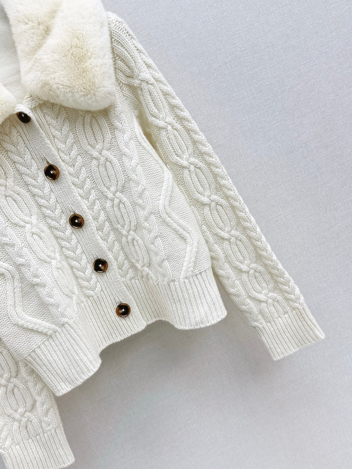 Loro NEW Knitted cashmere cardigan