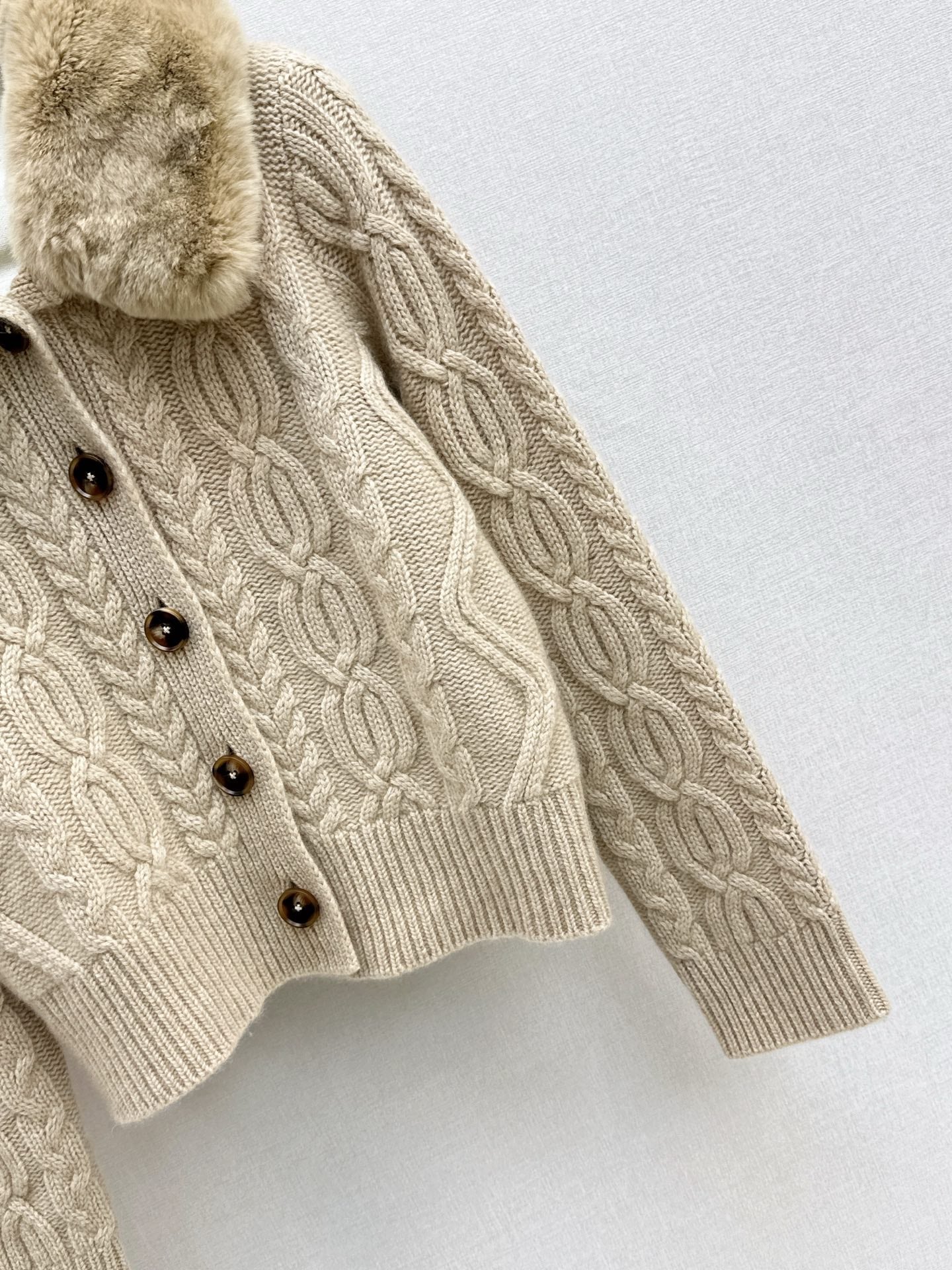 Loro NEW Knitted cashmere cardigan