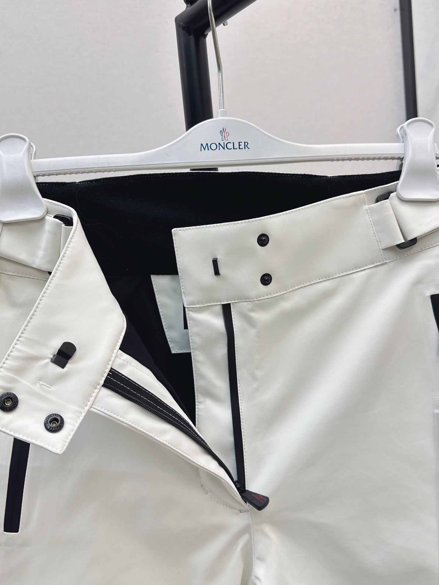 Monc NEW ski pants