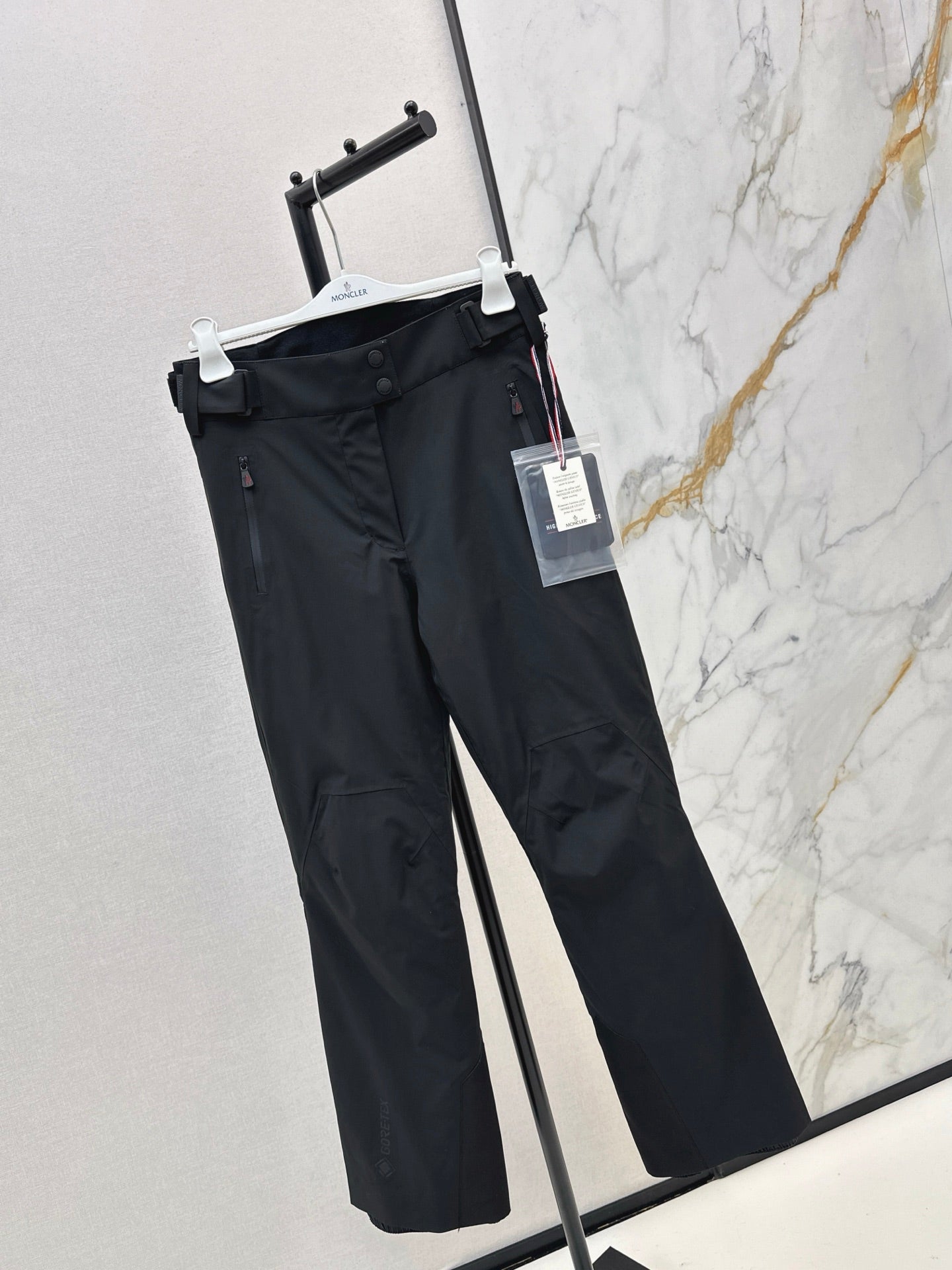 Monc NEW ski pants