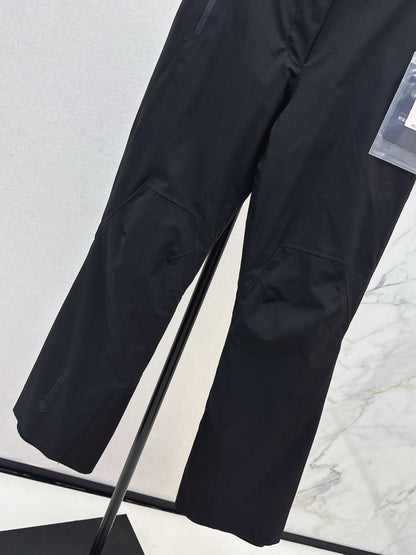 Monc NEW ski pants