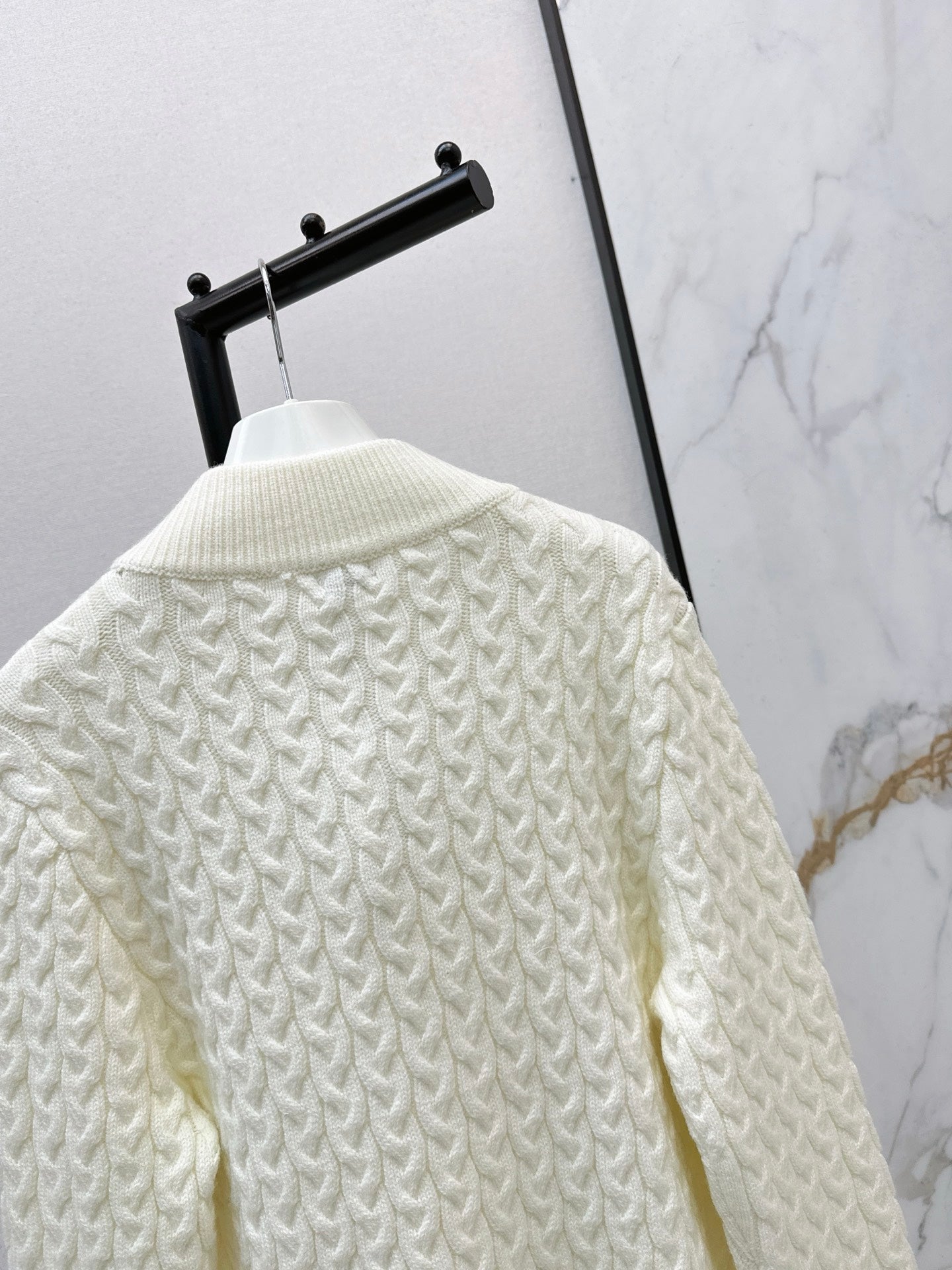 Loe NEW Knitted jacket