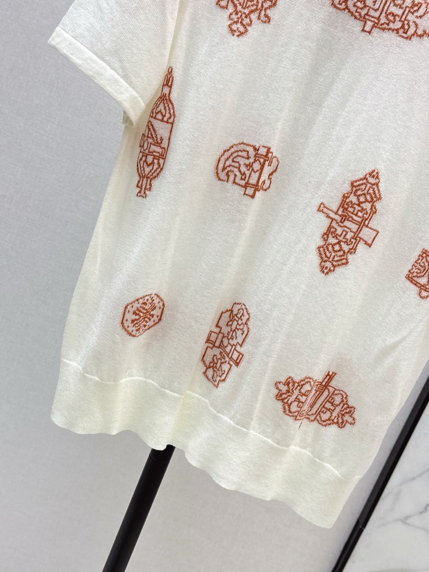 Herm NEW Jacquard T-shirt