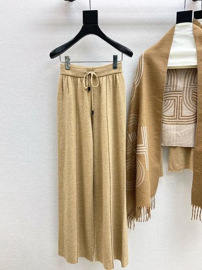 Herm NEW Knitted three-piece set