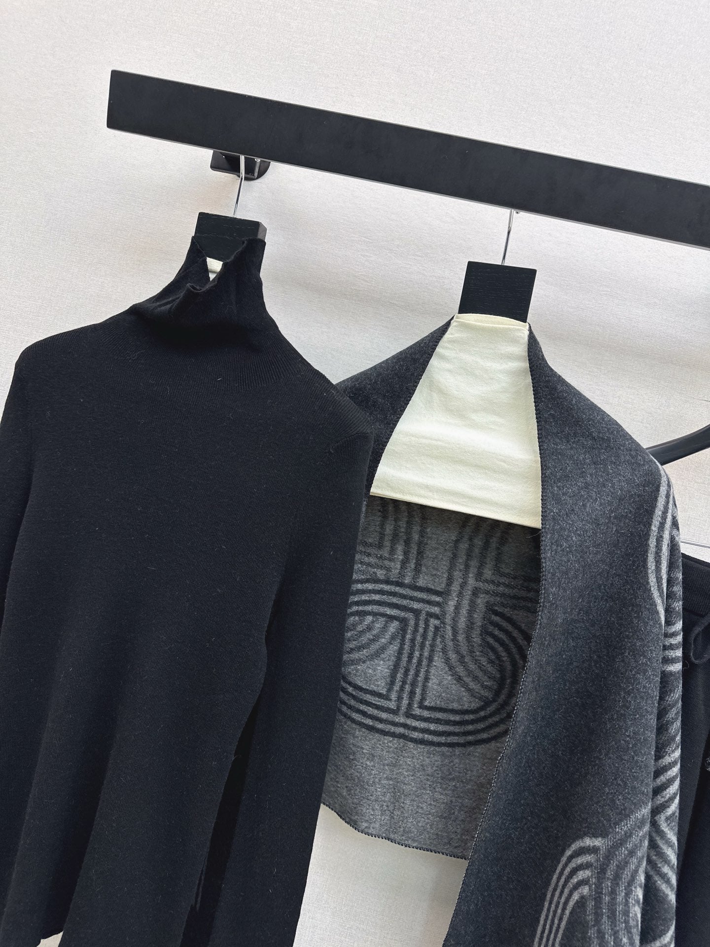 Herm NEW Knitted three-piece set