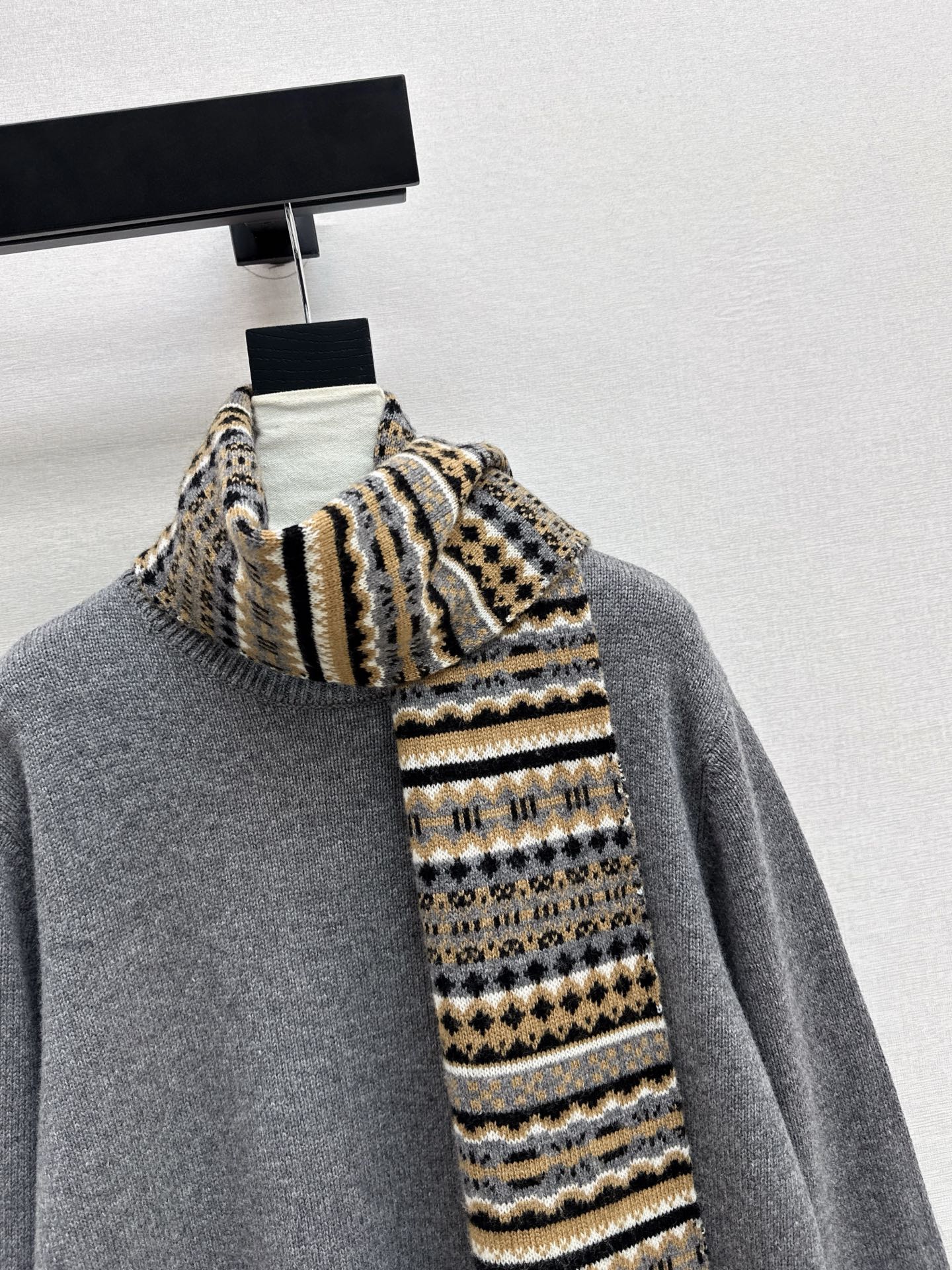 Loro NEW wool sweater + scarf