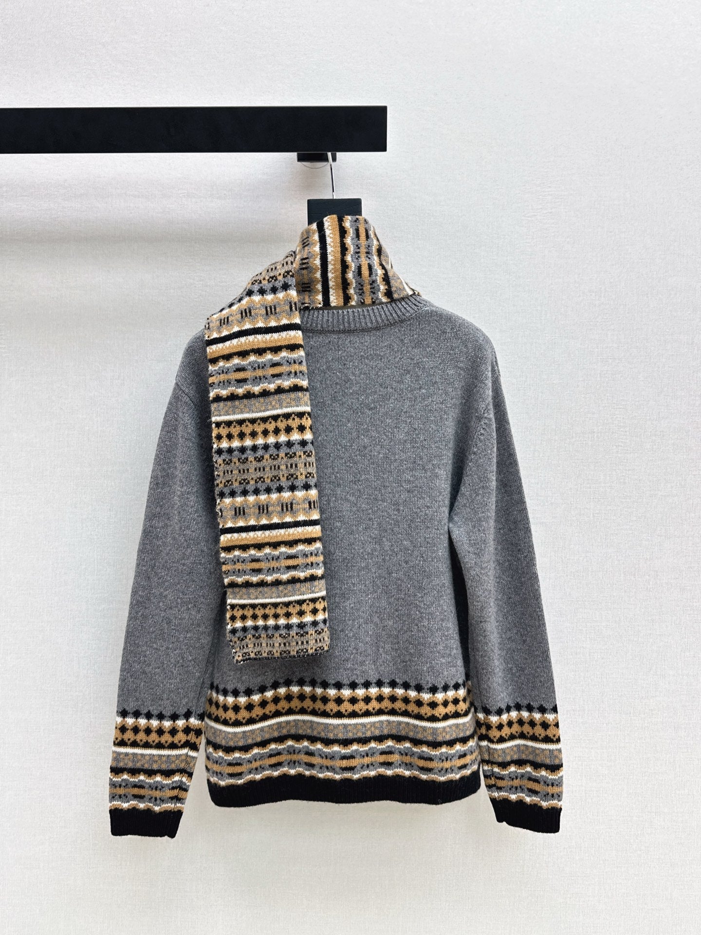 Loro NEW wool sweater + scarf